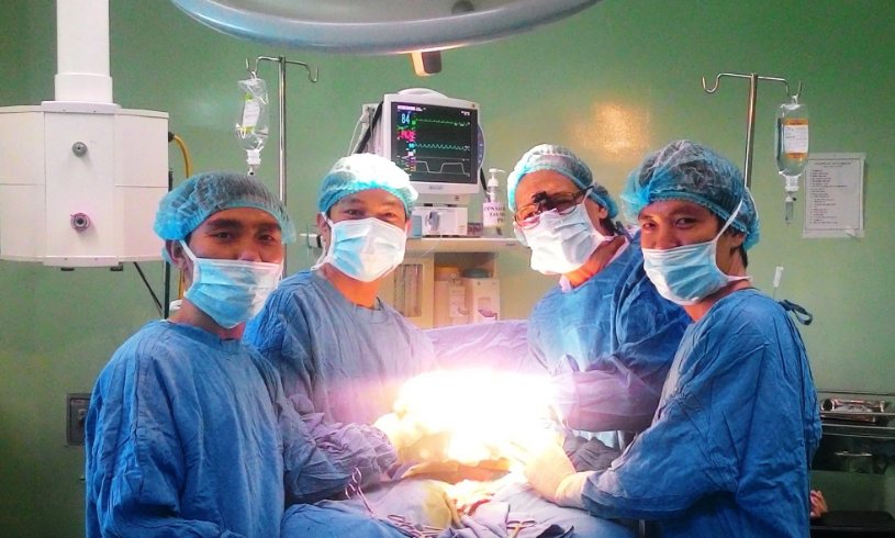 Ê-kíp phẫu thuật Khoa Ngoại, Bệnh viện Phụ sản – Nhi Đà Nẵng